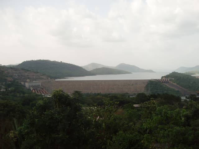 Akosombo & Lake Volta Cruise Day Tour